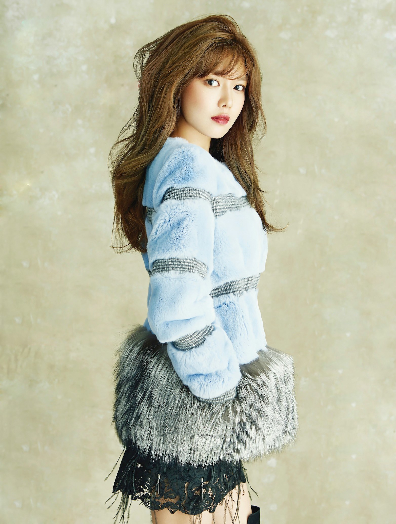 http://www.koreaboo.com/wp-content/uploads/2014/10/sooyoung-ceci.jpg