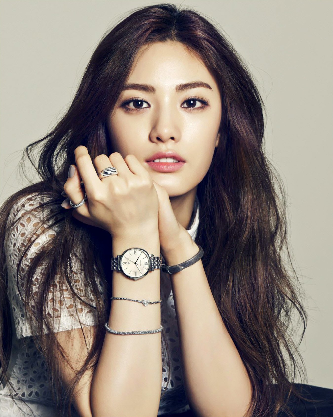 After School's Nana looks stunning for "InStyle Korea"