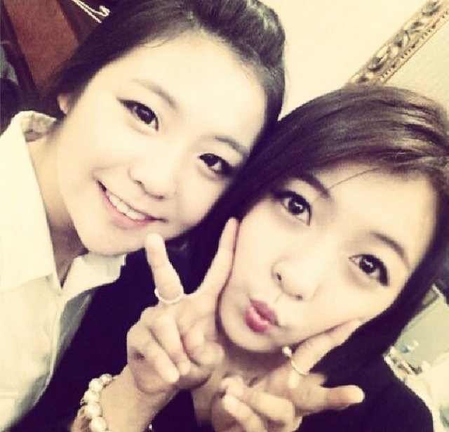 Luna and Jin Young