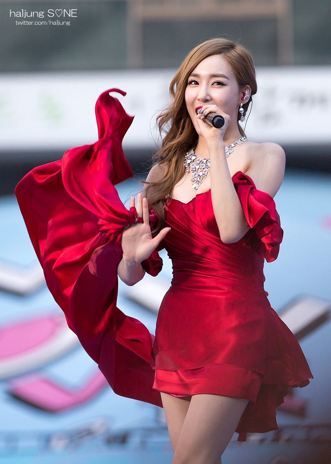 Girls Generation Tiffany Stuns Fans With Sexy Red Dress