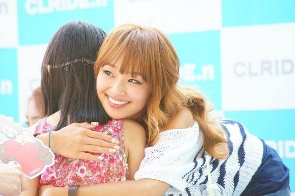 Fan Service Hugging 4 Hyorin