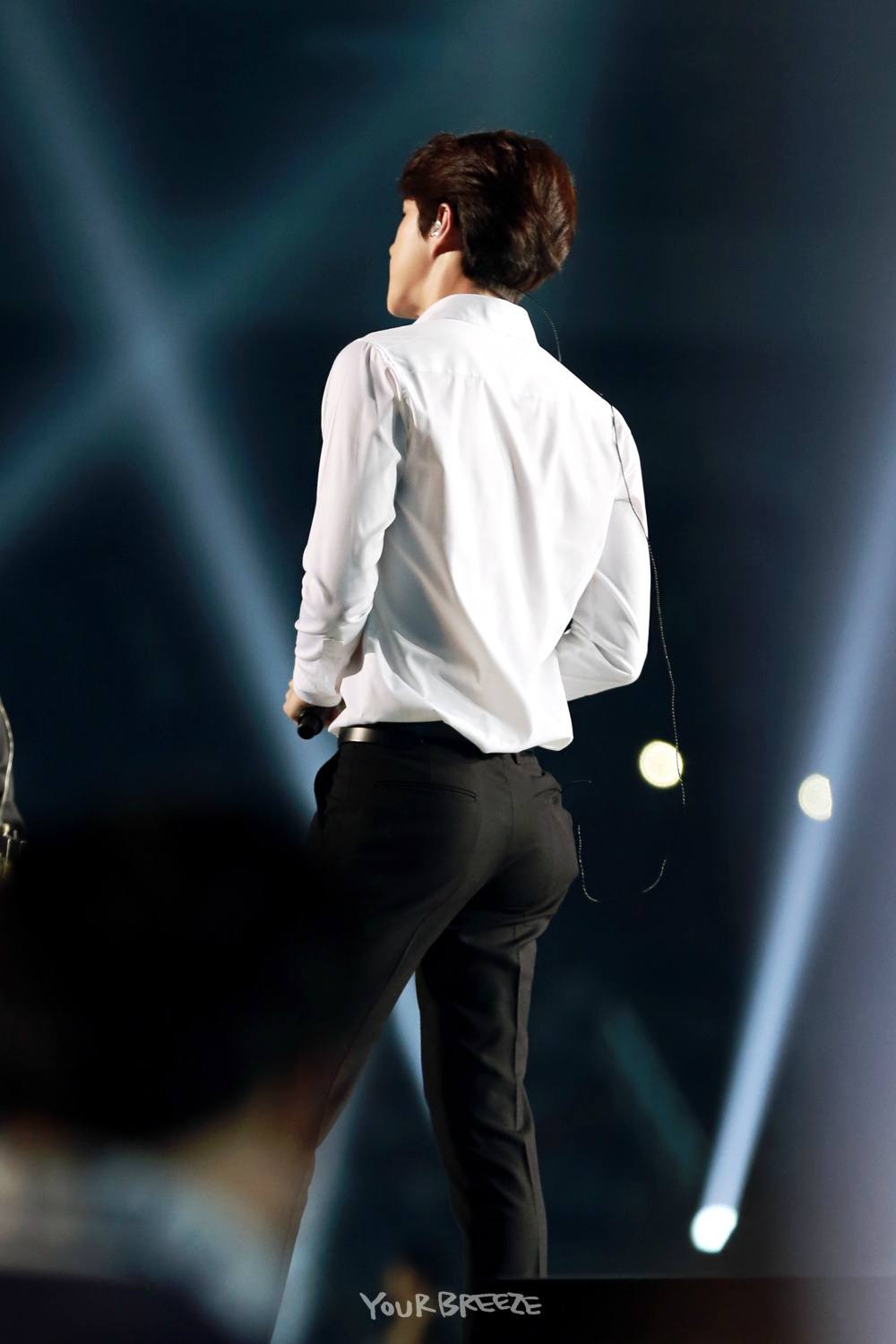 EXO Sehun Butt 1