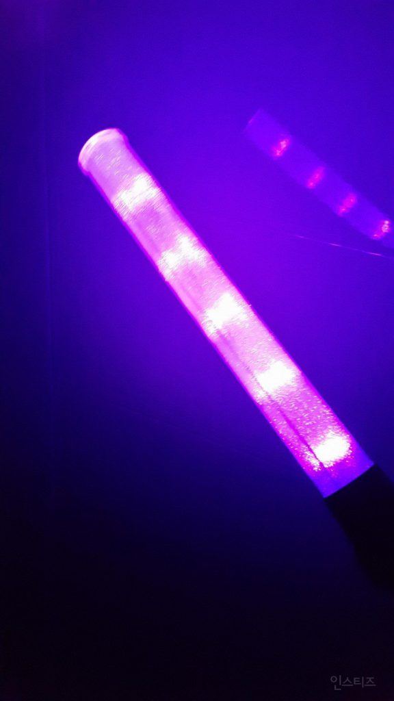 SHINee and f(x)'s upgraded light sticks are in a different class of