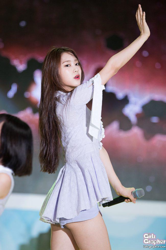 Oh My Girl member Jiho is a hidden beauty gem you never knew about ...