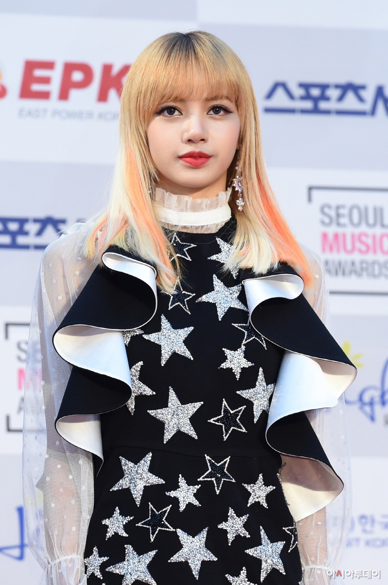 9 Times BLACKPINK Lisa Changed Her Hairstyle Since Debut