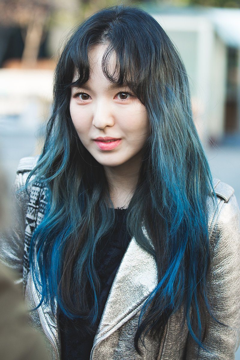 Red Velvets Wendy Just Took Her Debut Blue Hair To A New Level