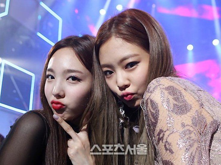 These Photos Show Nayeon and Jennie's Friendship Is Tough As Nails ...
