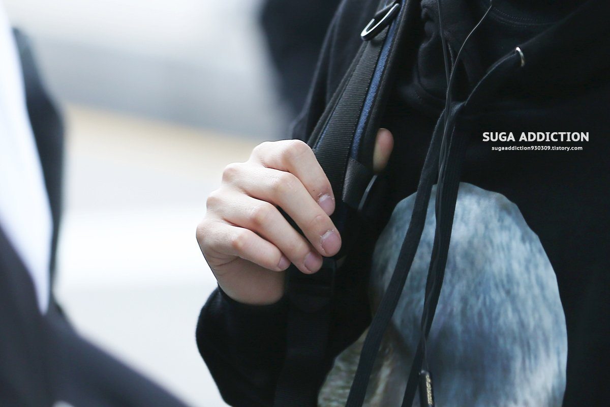 29 Photos Of BTS Suga’s Hands You Really Just Need To See - Koreaboo