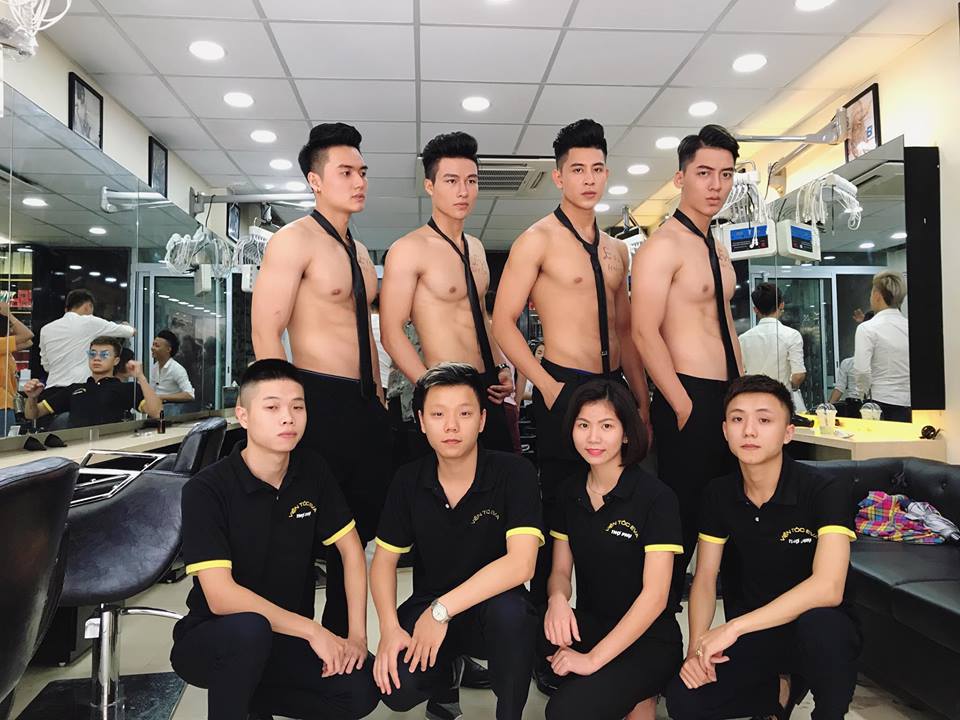 Girls Go To This Salon To Get Haircuts From Sexy Half Naked Men