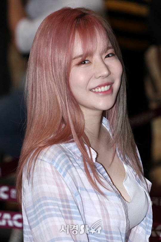 Girls' Generation's Sunny Has Already Changed Her Hair 