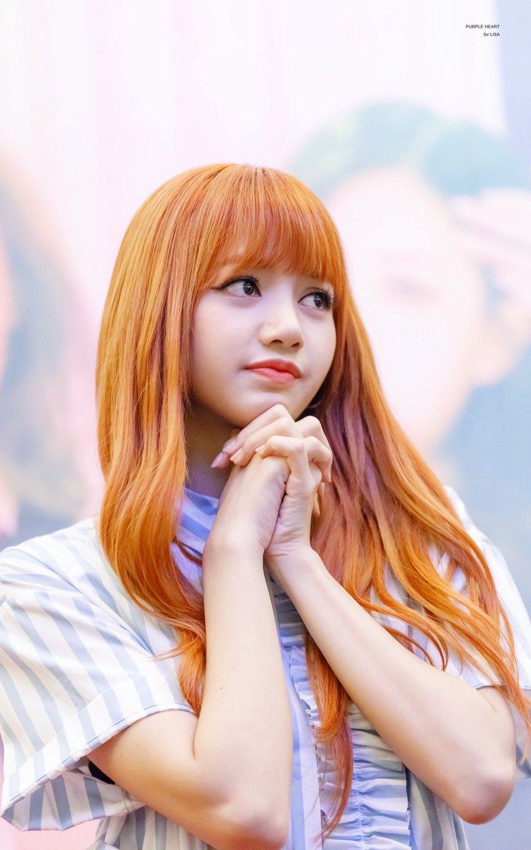 10+ Pictures Of BLACKPINK's Lisa That Shows That She's Like A Walking ...