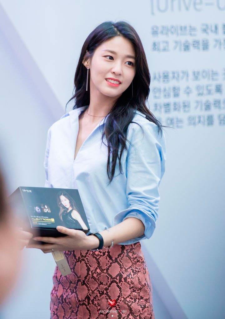10+ Real-Life Photos Show Why Seolhyun Is The Most Popular Beauty In K ...