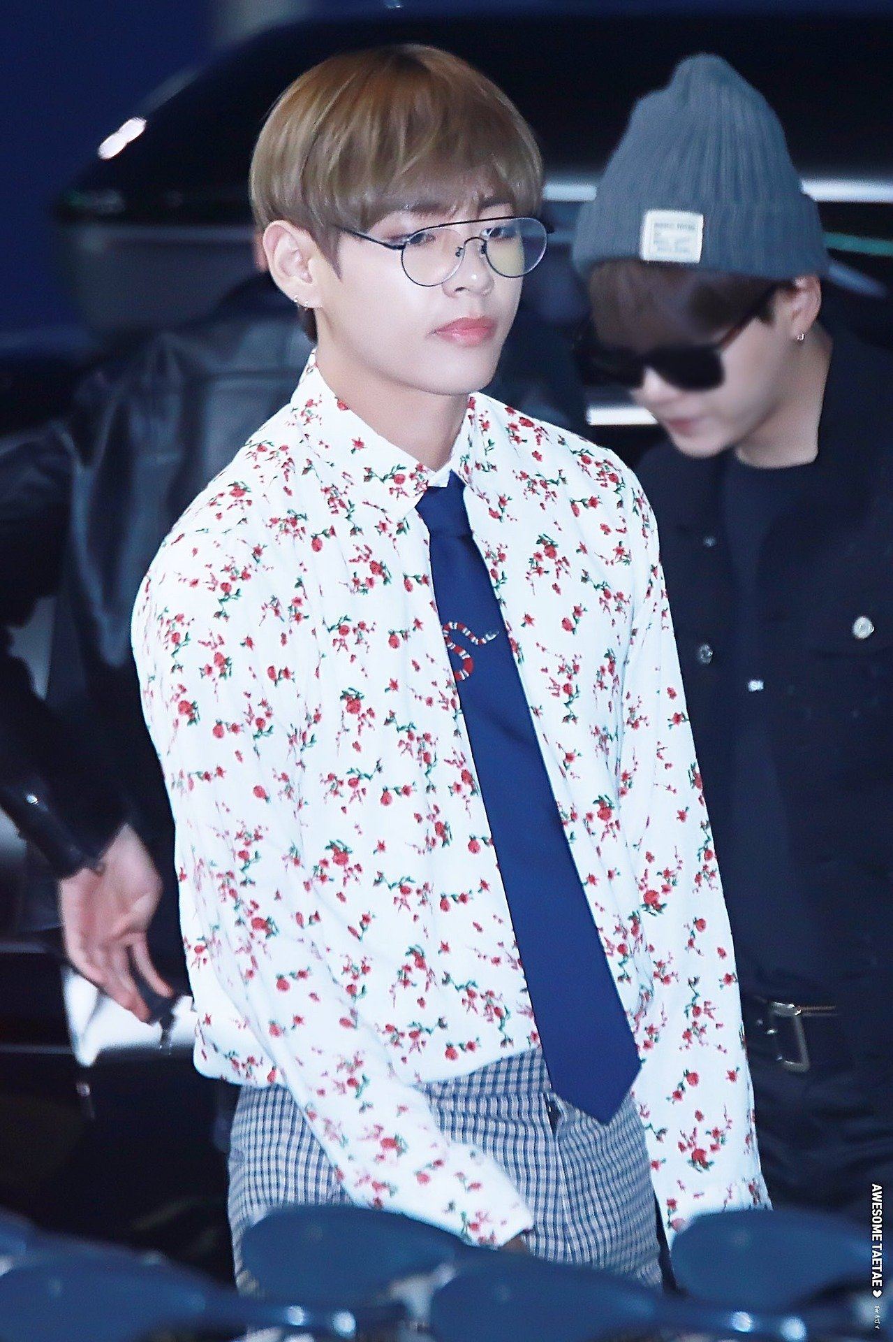  BTS  V  Reigns King Of Gucci  With His Newest Accessories 