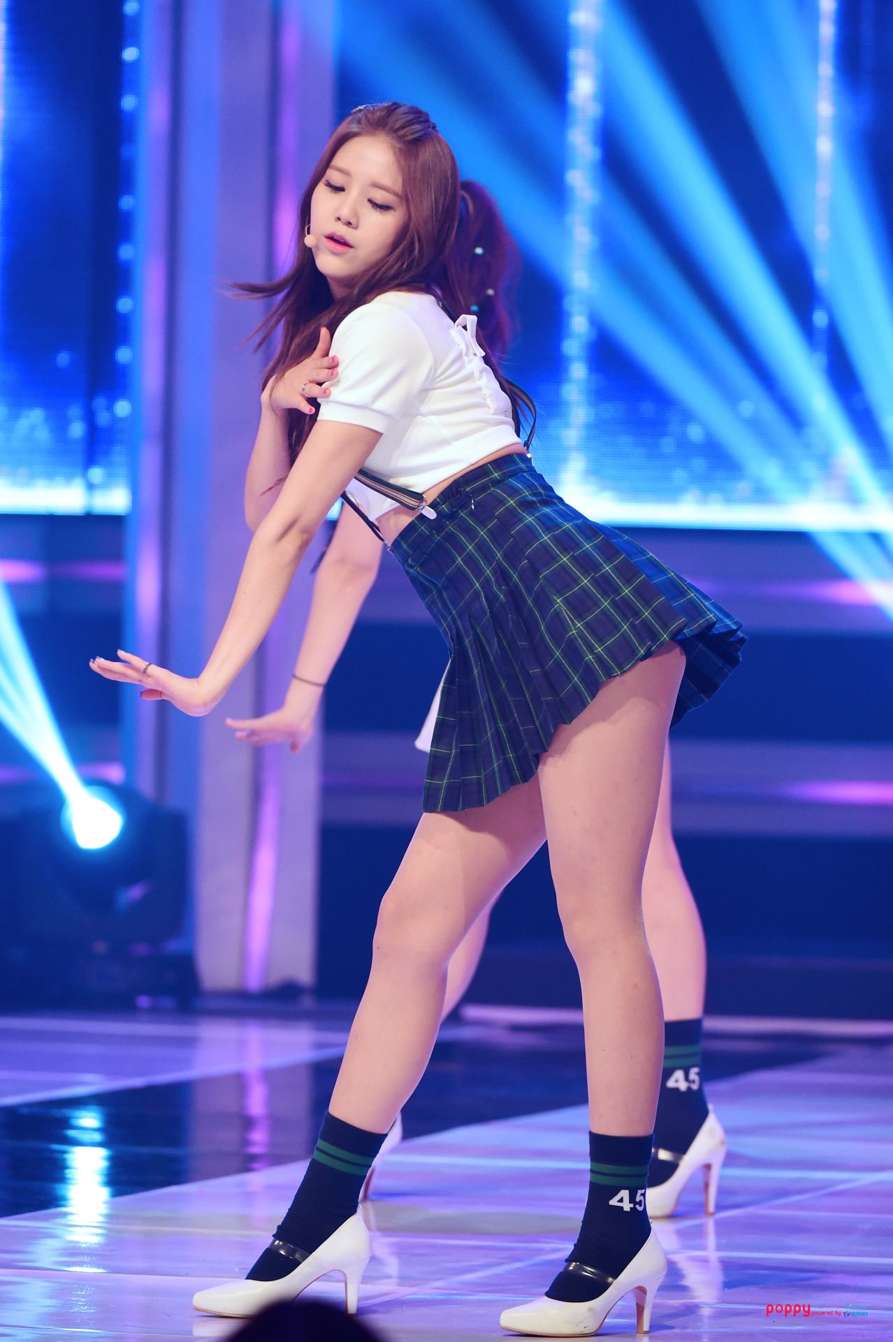 AOA Hyejeong's Sexy Legs Look Like They're Never Ending - Koreaboo