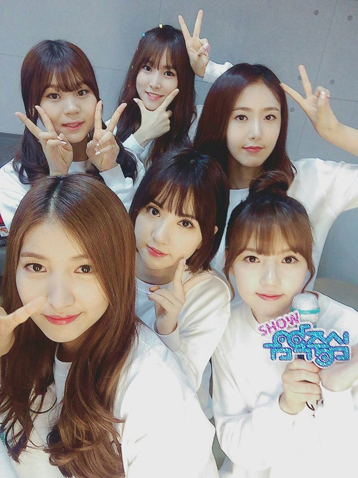 Top K-Pop Idols Reveal The Secret To Taking The Perfect Selfie - Koreaboo